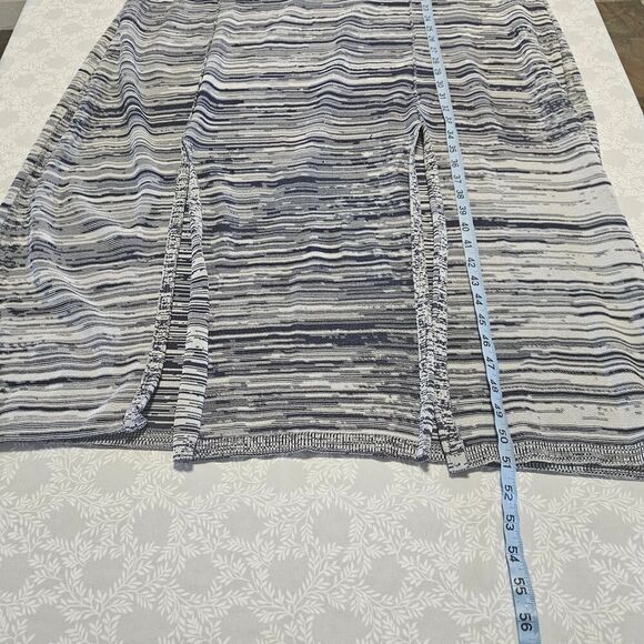 6th and Lane Dress Navy Blue and White Size 26/28 V-Neck Strappy Stretchy - Picture 4 of 9